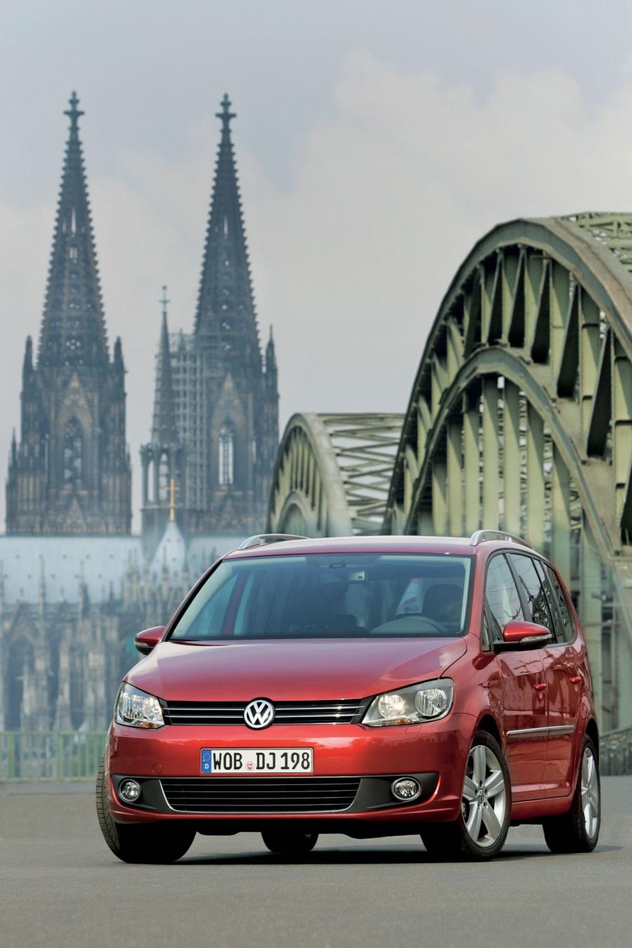  Volkswagen Touran 2010 года  (фото 20 из 46)